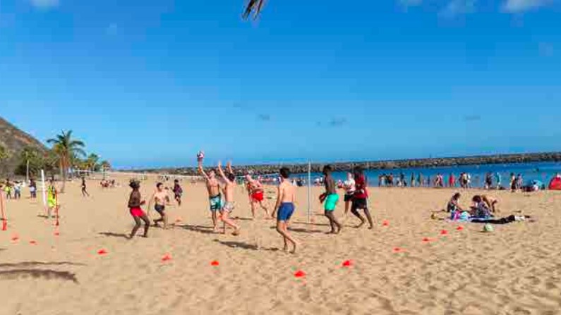 actividades-en-la-playa-las-teresitas